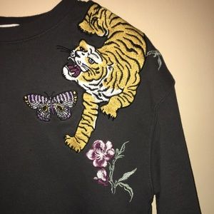 A Embroidered Crew